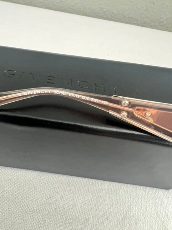 New Authentic Givenchy SGV882 COL.0927 Italy Transparent Pink Sunglasses Shades main image 6